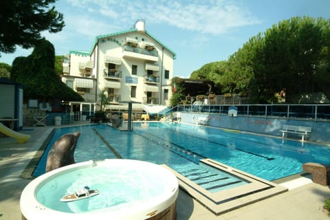 Facade/entrance, Swimming pool