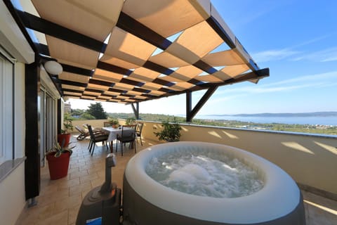 Hot Tub, Sea view