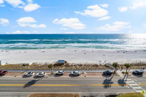 Neighbourhood, Natural landscape, Beach, Sea view, Location