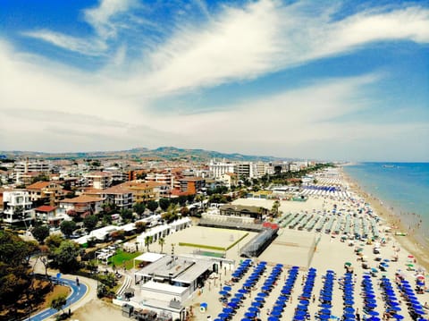 Hotel La Pergola Hotel in Alba Adriatica