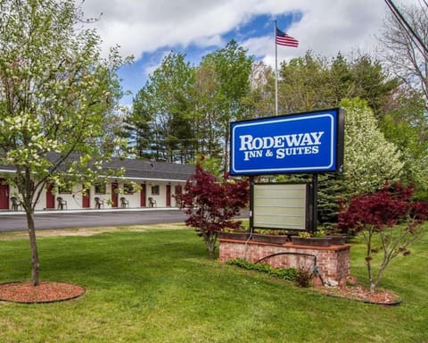 Rodeway Inn & Suites Brunswick near Hwy 1 Hotel in Brunswick