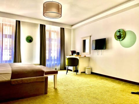 Communal lounge/ TV room, Bed, TV and multimedia, Evening entertainment, Bedroom