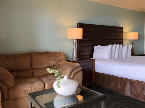 SureStay Plus Hotel by Best Western Gold Beach Resort in Gold Beach