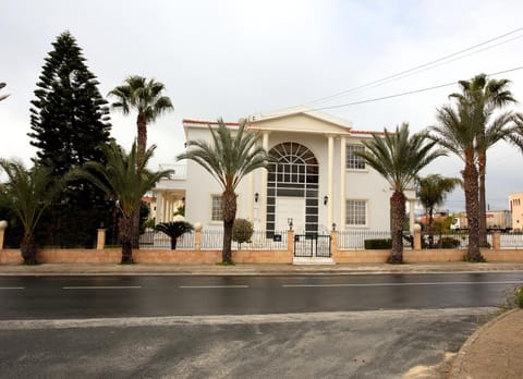 The White House Villa in Larnaca