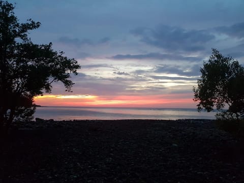 ฺBay Yard Hut Bed and Breakfast in Koh Chang Tai