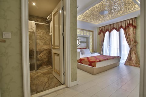 Bed, Bathroom