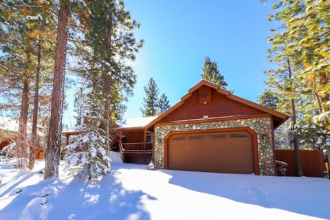 Eagle Mountain Lodge House in Big Bear