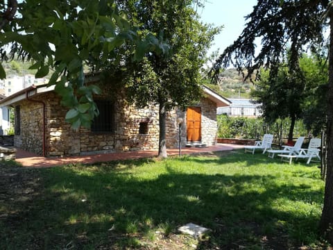 Property building, Facade/entrance, Garden