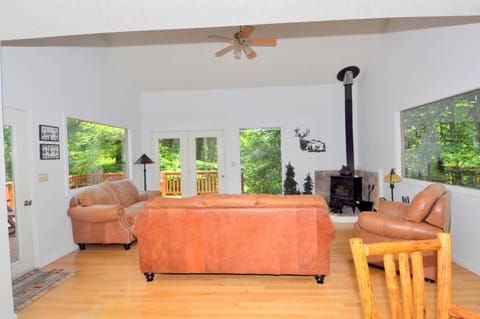 Living room, Seating area, fireplace