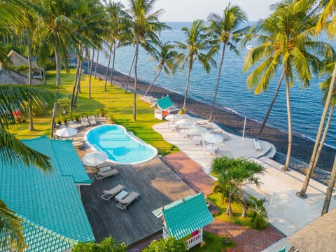 Day, Natural landscape, Sea view, Swimming pool