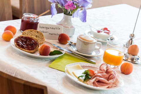 Garni Pramstrahler Bed and Breakfast in Villnöß