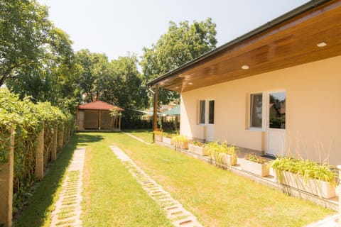 Villa Viktória Condo in Hungary