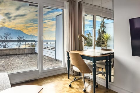 Beautiful Studio Lake View and Castle Condo in Montreux