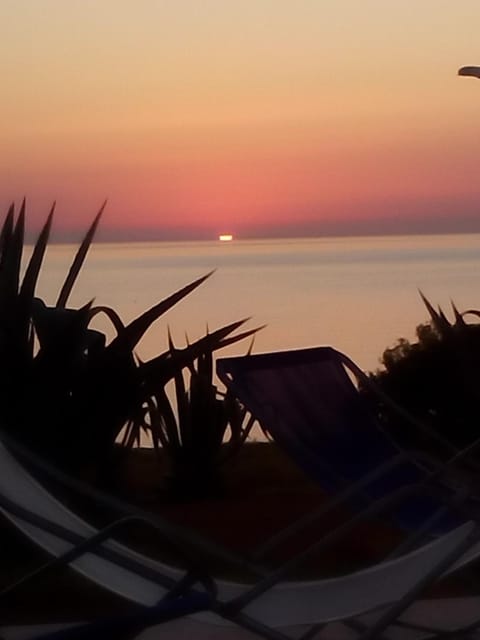 Natural landscape, Sea view, Swimming pool, Sunrise