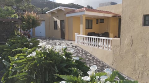 Casa Esteban Y Facunda House in El Hierro