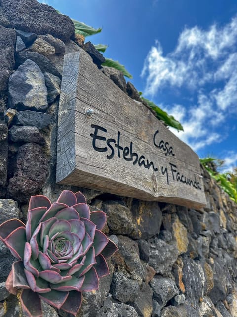 Casa Esteban Y Facunda House in El Hierro