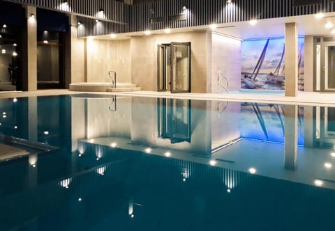 Swimming pool, Swimming pool
