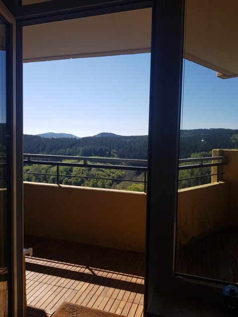 Balcony/Terrace, Mountain view