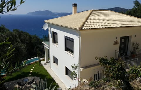 Property building, Balcony/Terrace, Mountain view, Pool view, Sea view