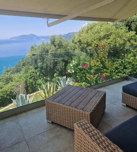 Garden, View (from property/room), Balcony/Terrace, Seating area, Garden view, Sea view