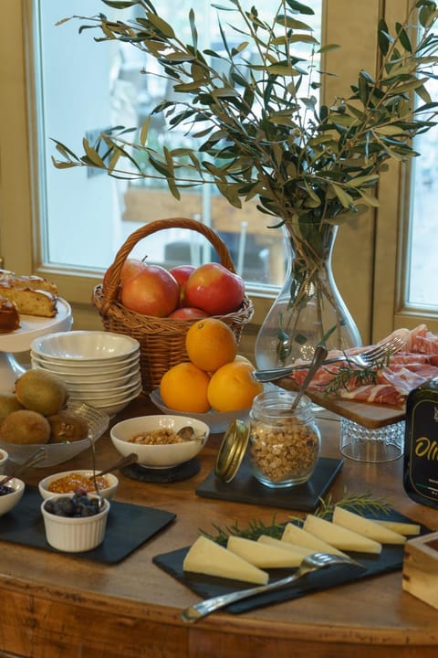 Breakfast, Continental breakfast, Buffet breakfast