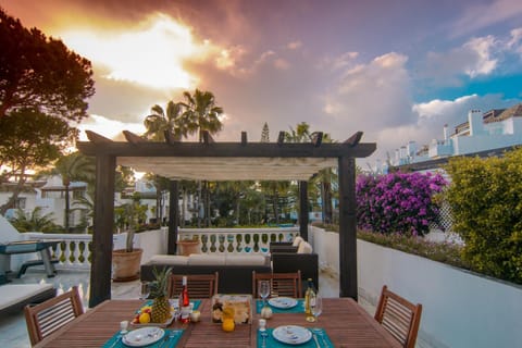 BBQ facilities, Balcony/Terrace, Seating area, Dining area