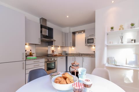 Oxfordshire Living - The Alice Apartment - Oxford Apartment in Oxford