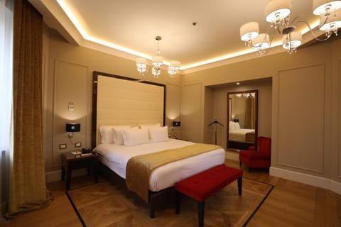 Grand Hotel Yerevan - Small Luxury Hotels of the World Hotel in Yerevan