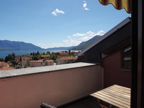 Natural landscape, View (from property/room), Balcony/Terrace, Lake view, Mountain view