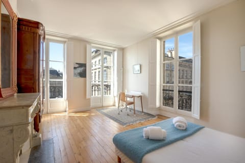 Appartement Luxe avec Climatisation Parking Vue Exeptionnelle Appartement in Bordeaux