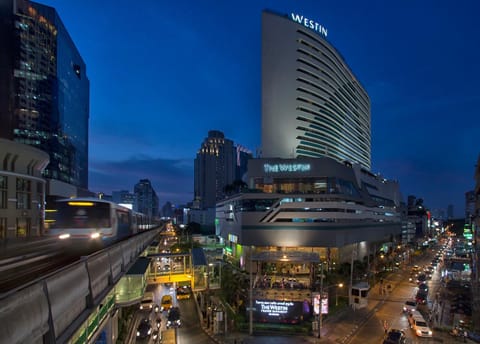 Property building, Night, City view, Location