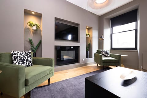 Communal lounge/ TV room, Living room, flat iron