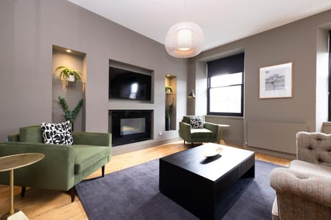 Communal lounge/ TV room, Living room, flat iron