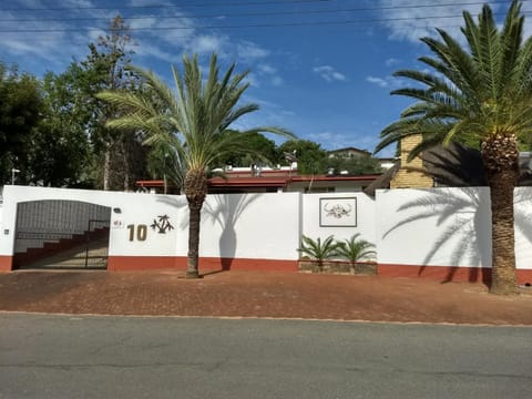 Tourmaline Guest House Alojamiento y desayuno in Windhoek