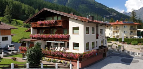 Haus Fridolin Condo in Soelden