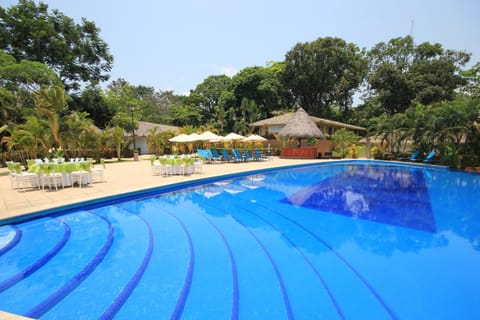 Swimming pool