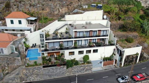 Property building, Bird's eye view, Swimming pool