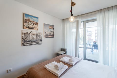 D João IV Apartment With Terrace by LovelyStay Condo in Porto