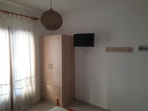 TV and multimedia, wardrobe