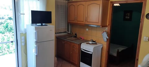 TV and multimedia, Kitchen or kitchenette