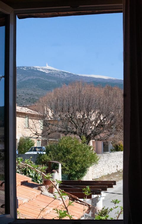 Spring, Bedroom, Mountain view