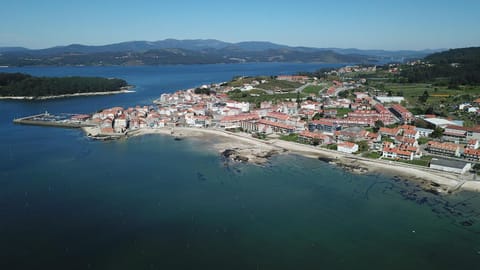 Nearby landmark, Bird's eye view