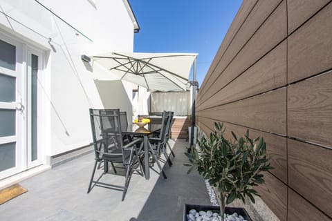 Patio, Patio, Garden, Balcony/Terrace, Seating area, Dining area