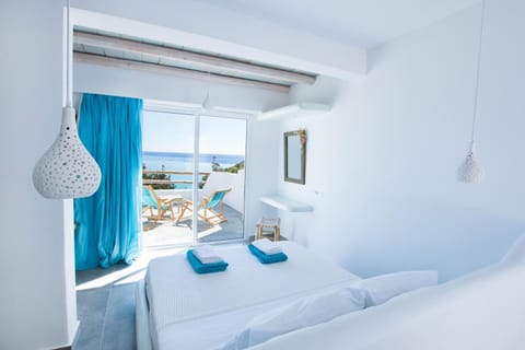 Bed, Balcony/Terrace, Sea view