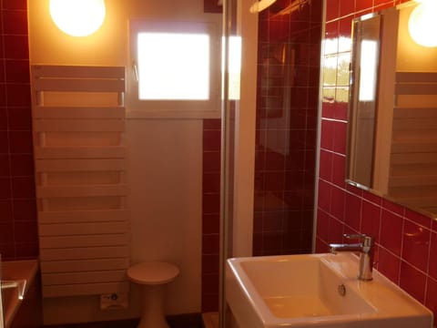 Maison vue mer à 200m de la plage, avec terrasse - FR-1-418-4 House in Locmaria