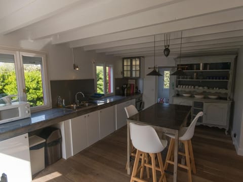 Maison rénovée proche plage avec jardin et terrasse - FR-1-418-29 House in Brittany