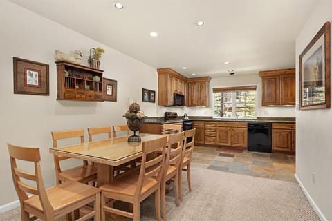 Alpenblick 13, Spacious Townhouse with Lots of Great Features, Close to Downtown Maison in Aspen
