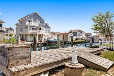 Canalside Comforts House in Ocean Pines