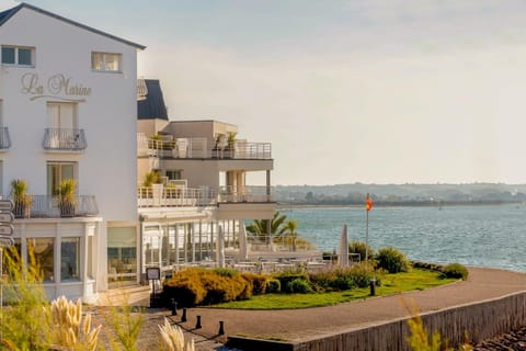 Property building, Day, Natural landscape, Balcony/Terrace, Sea view