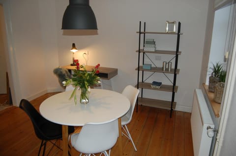 Living room, Dining area, Street view